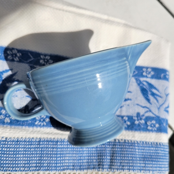 Fiesta Individual Creamer ~ P86 Periwinkle Blue ~ GUC ~ Retired Fiestaware - Picture 3 of 16